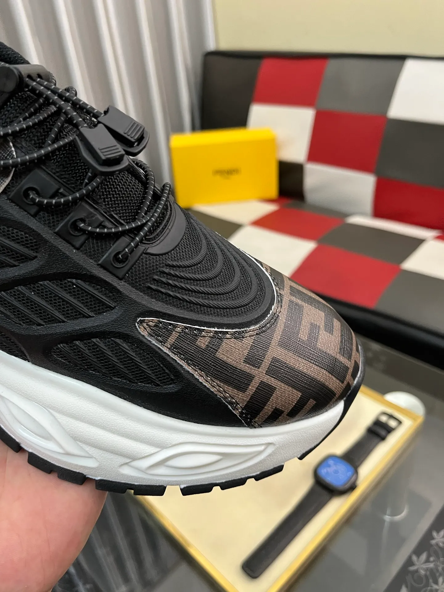 Men's Men's Shoes💰438⌚️⌚️[Fendi] Fendi's latest casual shoes for men! Available at counters simultaneously! A one-to-one replica of the original. Made entirely of imported top-grain calfskin, the interior is made of top-grain water-dyed cowhide, and the original factory-supplied rubber outsole. Leading new fashion concepts. Matching code: 38-44 2️⃣colors available
